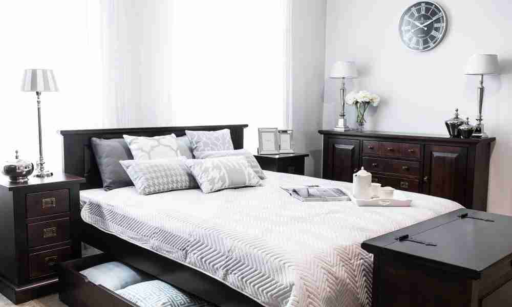 Bett aus massiver Birke, Massivholzbett