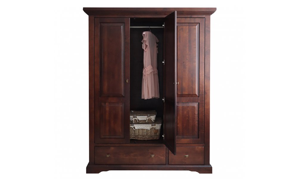 kleiderschrank-aus-massivholz