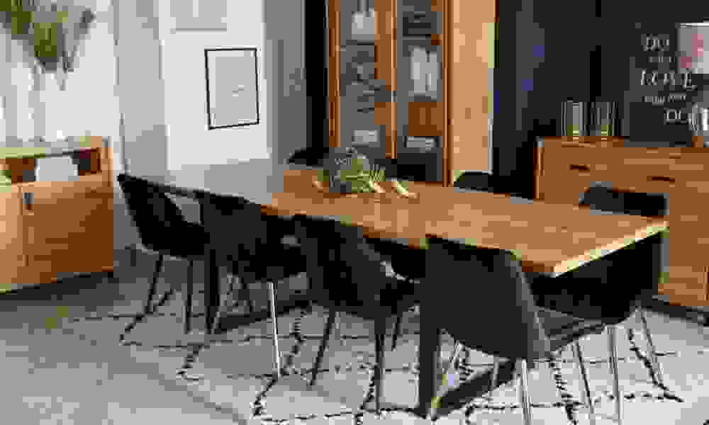 Tisch aus massiver Eiche mit U-f&ouml;rmigen Beinen (ausziehbar)