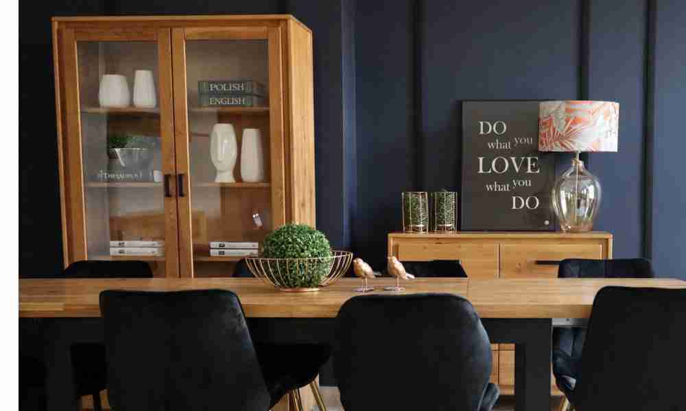 Vitrine aus massiver Eiche