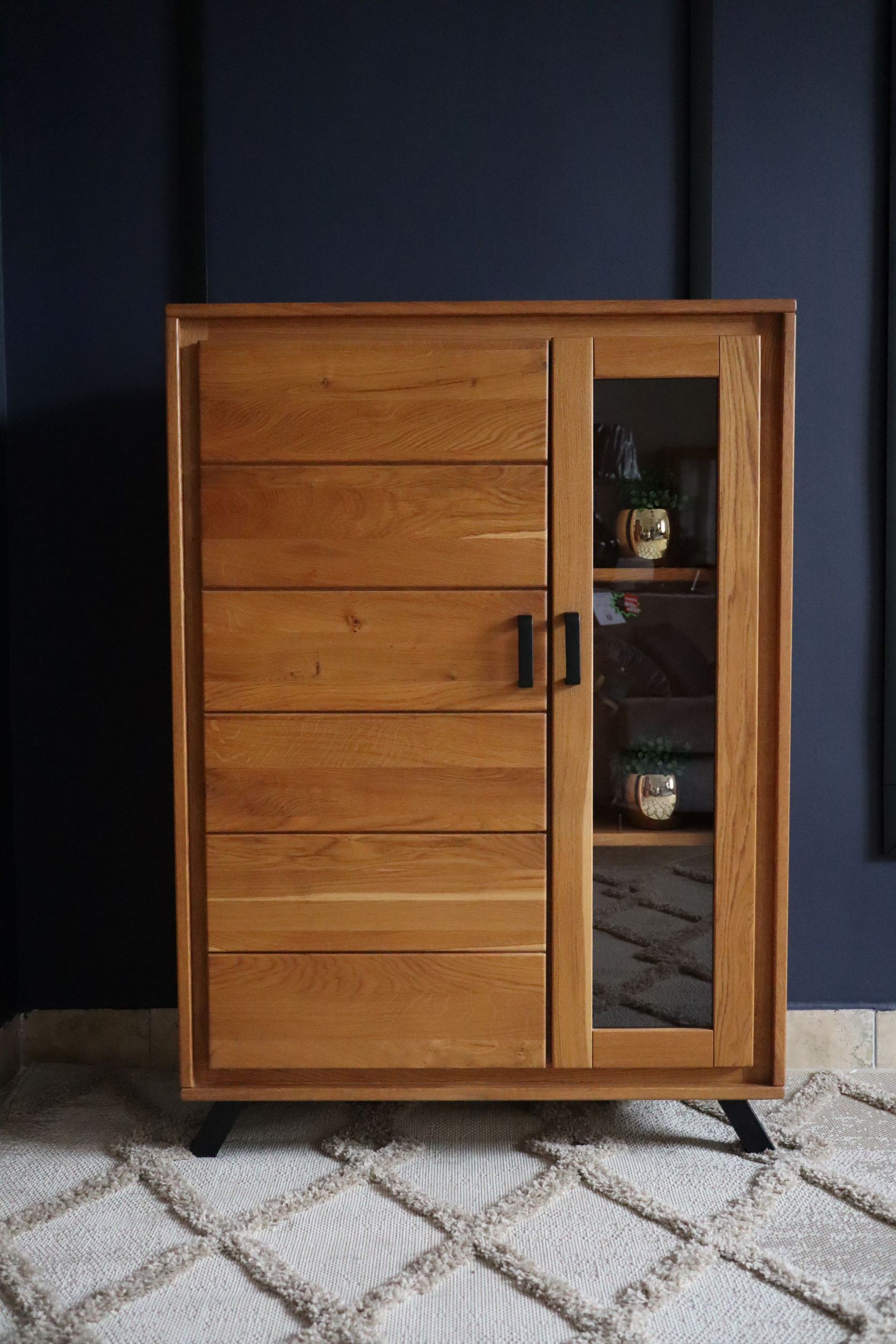 Highboard aus massiver Eiche