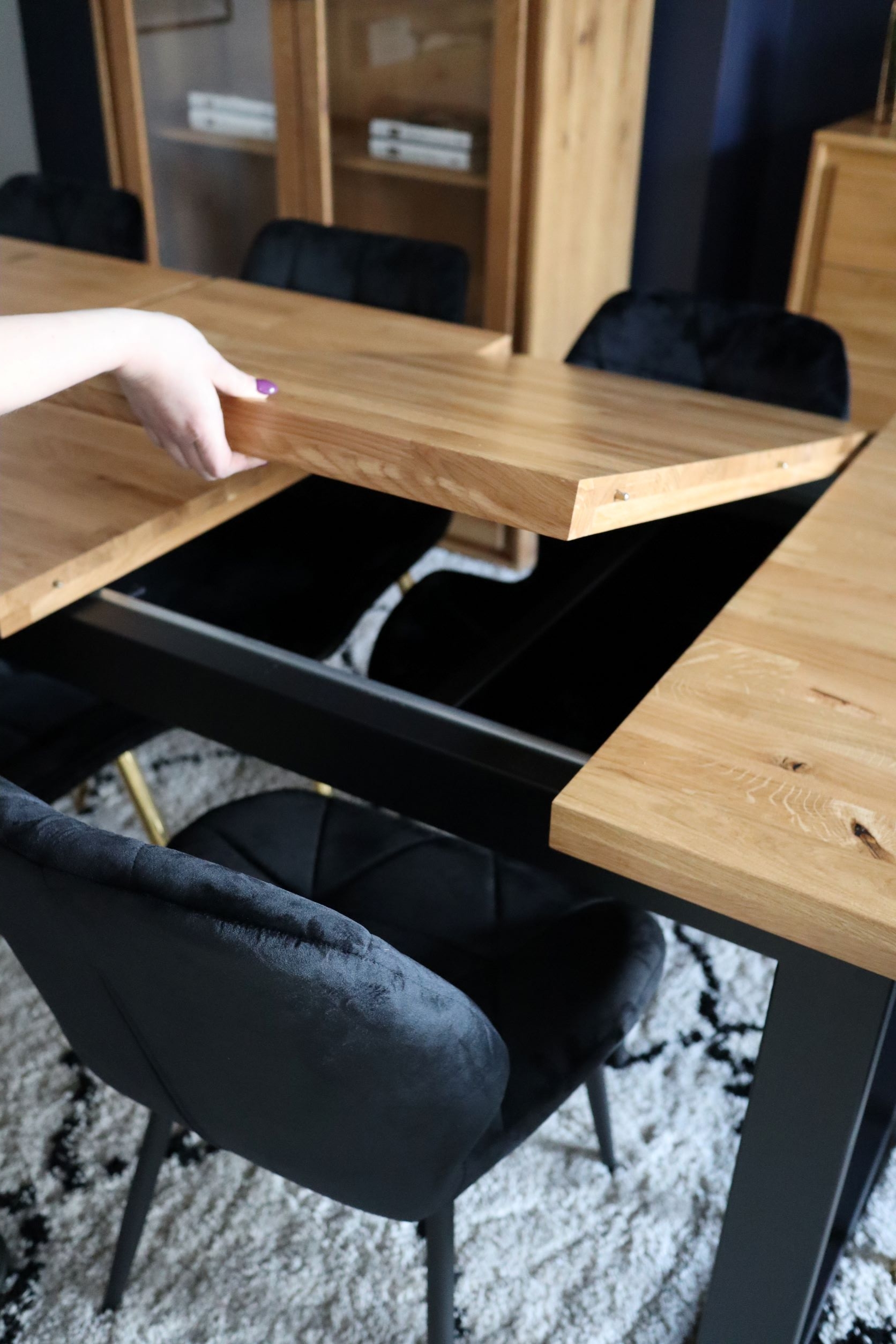Tisch aus massiver Eiche mit U-f&ouml;rmigen Beinen (ausziehbar)