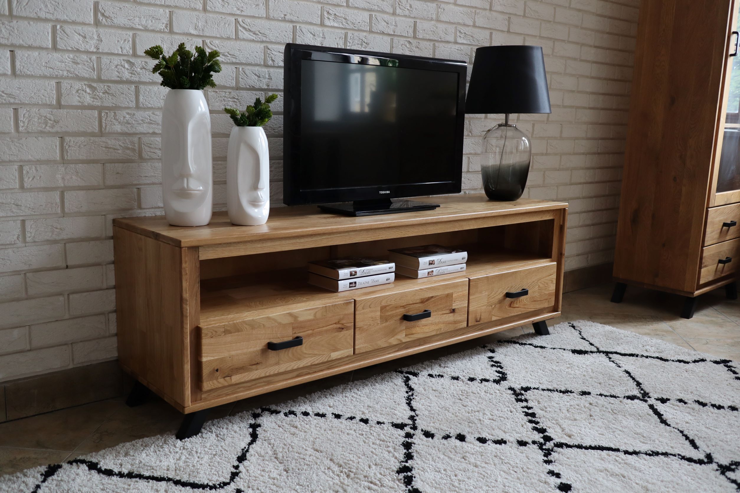TV-M&ouml;bel (3 F&auml;cher) aus massiver Eiche