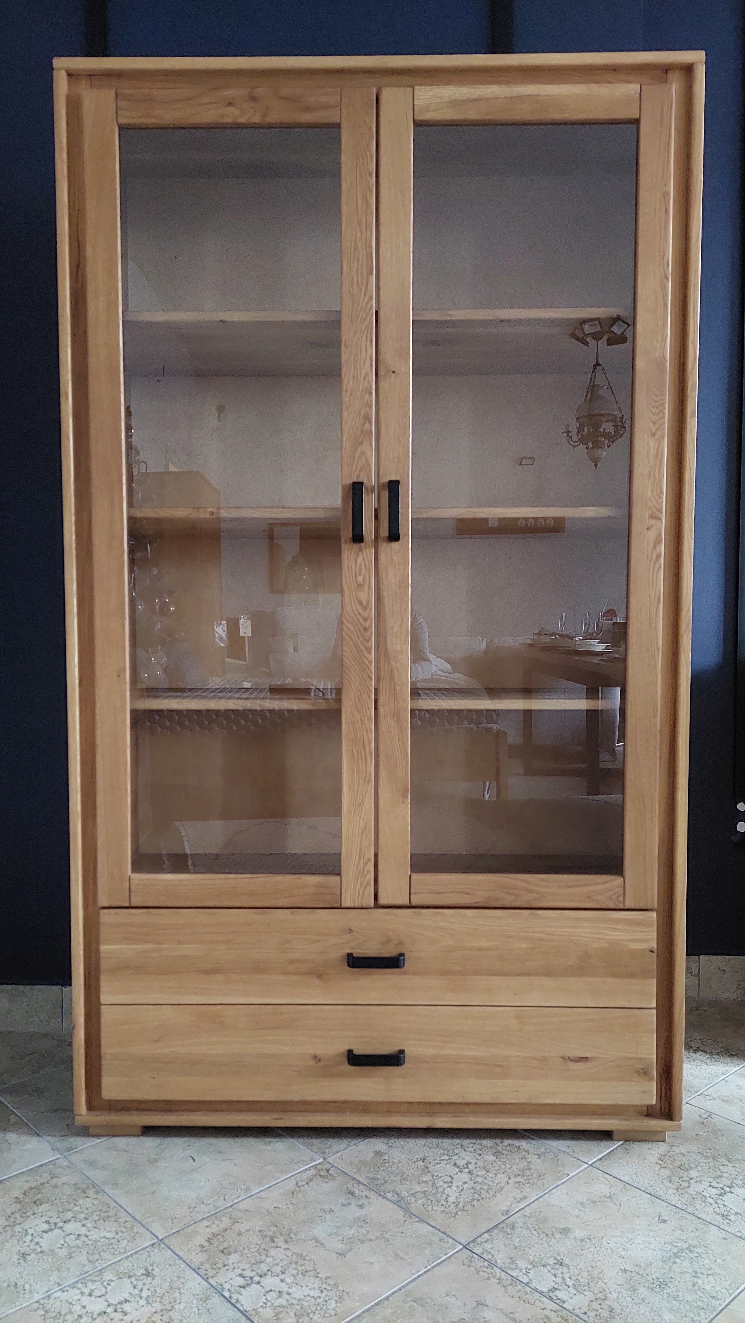 Vitrine aus massiver Eiche