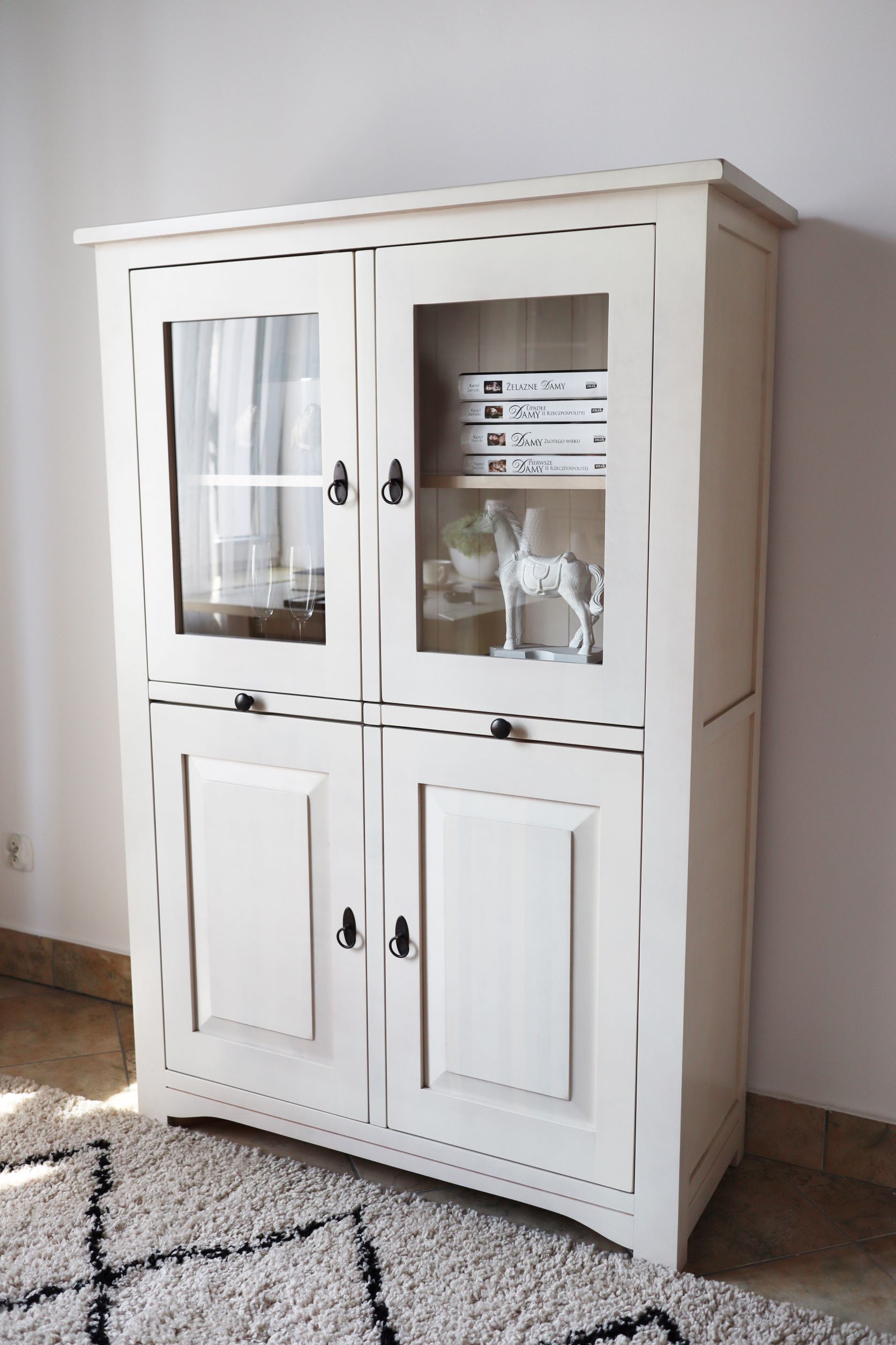 Solid wood cabinet